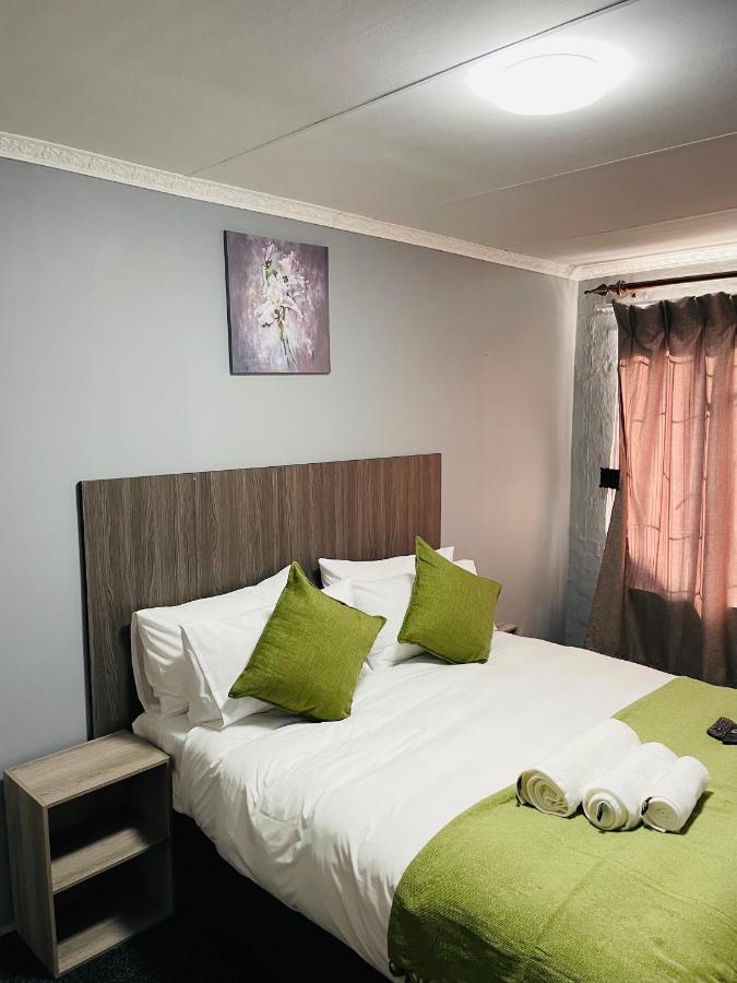Host Hub Guest House 켐턴파크 외부 사진