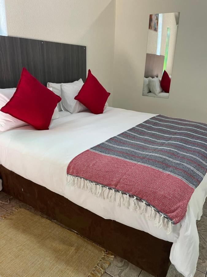 Host Hub Guest House 켐턴파크 외부 사진