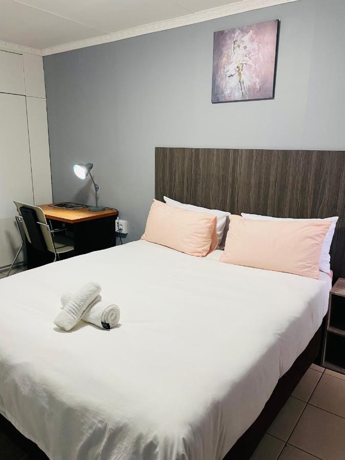 Host Hub Guest House 켐턴파크 외부 사진